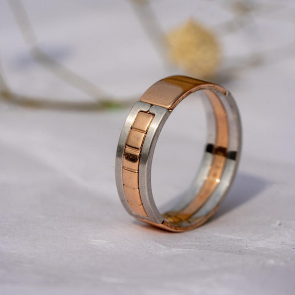 Men's wedding band made of solid 14k gold
