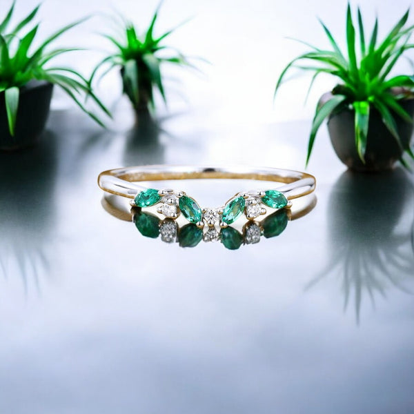 0.550ct Vintage Marquise cut Emerald wedding band