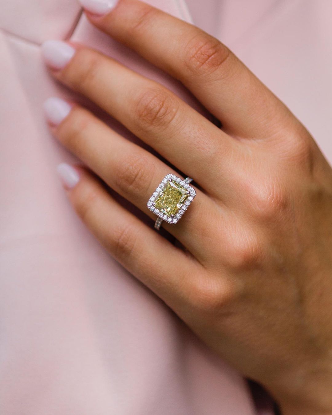 Unique 3.8 Ct canary crushed ice hybrid radiant cut moissanite ring