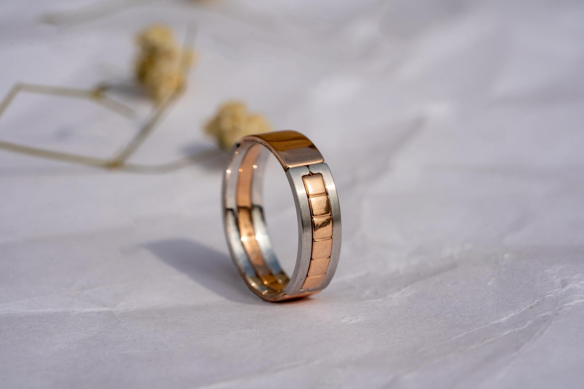 Men's wedding band made of solid 14k gold