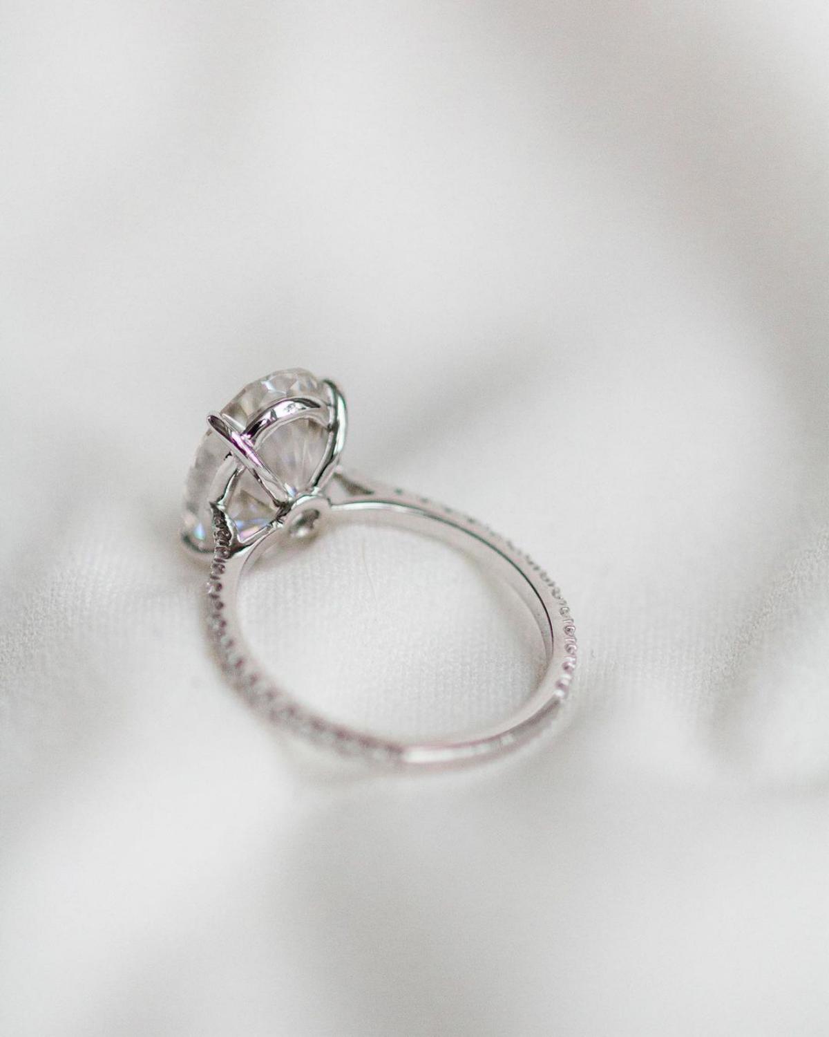 Oval Engagement Ring, Dainty Moissanite Engagement Ring
